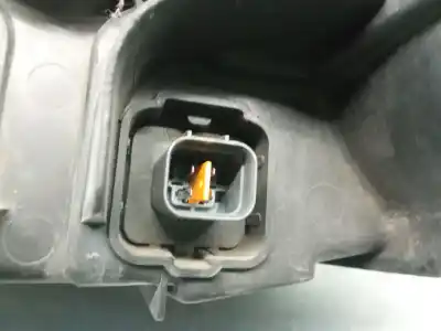 Автозапчасти б/у правая фара за ssangyong rodius i 2.7 xdi ссылки oem iam 8310221303  8310221303