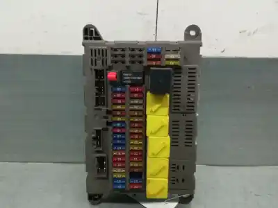 Peça sobressalente para automóvel em segunda mão Caixa De Fusíveis E Relés por LAND ROVER FREELANDER (LN) 2.0 Td4 CAT Referências OEM IAM YQE000341 201404260503 518668710