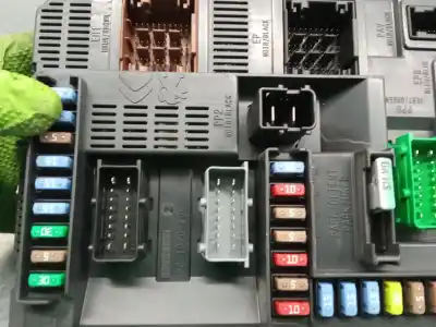 Second-hand car spare part fuse box unit for peugeot 308 sw ii (lc_, lj_, lr_, lx_, l4_) 1.6 hdi / bluehdi 115 (lcbhxm, lcbhxt) oem iam references 9807054180 20950286 20141217