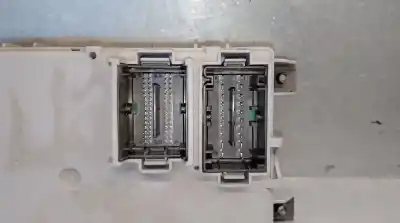 Peça sobressalente para automóvel em segunda mão caixa de fusíveis e relés por ford ka (ru8) 1.3 tdci referências oem iam 00517935210 28130907 fomoco 