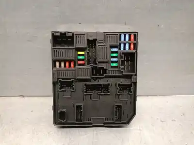 Pièce détachée automobile d'occasion BOÎTES À FUSIBLES pour RENAULT MEGANE IV BERLINA 5P  Références OEM IAM 284B68873R  