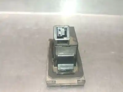 Second-hand car spare part tailgate back door handle for mazda 3 lim. (bl) 2.2 turbodiesel cat oem iam references bhn1568d0b  bhn1568d0b