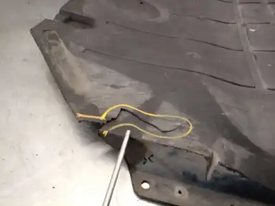 Автозапчасти б/у защитная крышка за peugeot 307 break / sw (s1) 2.0 hdi cat ссылки oem iam 9653379280 9635790880 treves 7013l3