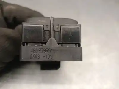 Peça sobressalente para automóvel em segunda mão botão / interruptor elevador vidro dianteiro esquerdo por audi q3 (8ub, 8ug) 2.0 tdi referências oem iam 4g0959851  4g0959851