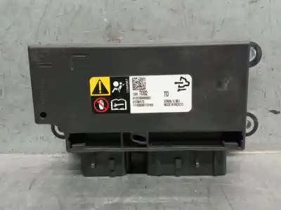 Автозапчастина б/у блок управління подушками безпеки для opel corsa e (x15) 1.4 lpg (08, 68) посилання на oem iam 13597092