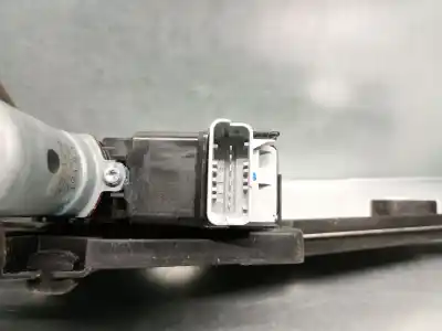 Автозапчастина б/у регулятор вікна передній лівий для peugeot 208 ii (ub_, up_, uw_, uj_) 1.2 puretech 100 посилання на oem iam 9829043680  9829043680