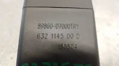 Автозапчастина б/у задній центральний гачок для hyundai tucson (tl, tle) 1.7 crdi посилання на oem iam 8986007000try  89860d7000try