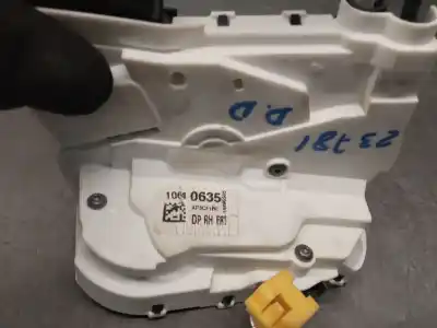 Автозапчастина б/у замок передній праві двері для mg rover mg hs 1.5 t (sas23) посилання на oem iam 10640635  10640635