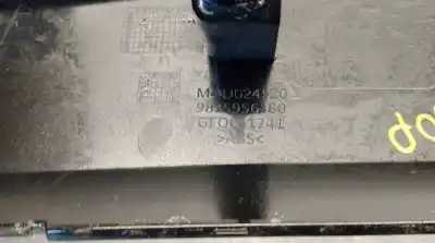 Pezzo di ricambio per auto di seconda mano modanatura posteriore per peugeot 2008 ii (ud_, us_, uy_, uk_) 1.2 puretech 100 riferimenti oem iam 9825956380  1689823080