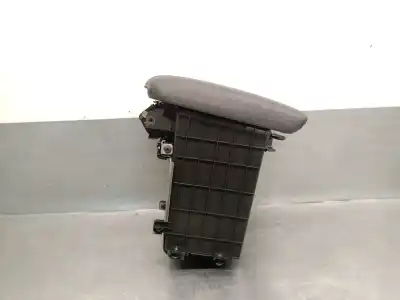 Автозапчасти б/у ЦЕНТРАЛЬНЫЙ ПОДЛОКОТНИК за HYUNDAI TUCSON (TL, TLE)  ссылки OEM IAM 84690D7200TRY  84660D7200TRB