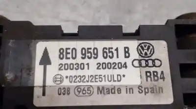 Peça sobressalente para automóvel em segunda mão sensor por audi a3 (8p) 1.9 tdi ambiente referências oem iam 8e0959651b  8e0959651b