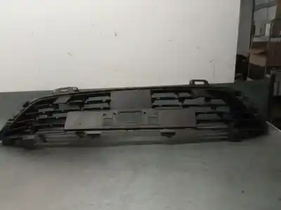 Piesă de schimb auto la mâna a doua Grilã De Aierisire De La Bara Din Mijloc pentru RENAULT CLIO V (B7_) 1.6 E-TECH 140 (B7MU) Referințe OEM IAM 622541469R  622541469R