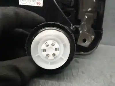 Автозапчастина б/у зовнішній пливний колпак для toyota rav 4 v (_a5_, _h5_) 2.5 hybrid awd (axah54) посилання на oem iam 7735042100  7735042100