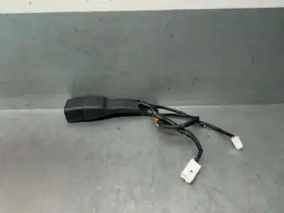 Автозапчасти б/у крюк для ремня передний правый за toyota rav 4 v (_a5_, _h5_) 2.5 hybrid awd (axah54) ссылки oem iam 7323042280c0  7323042280c0