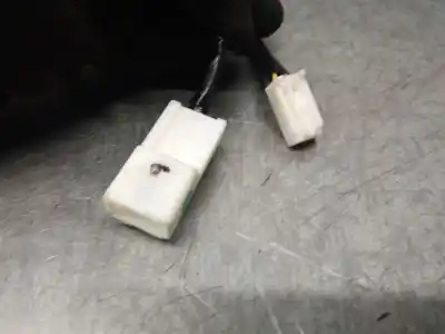 Автозапчасти б/у крюк для ремня передний правый за toyota rav 4 v (_a5_, _h5_) 2.5 hybrid awd (axah54) ссылки oem iam 7323042280c0  7323042280c0