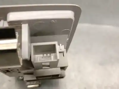 Автозапчасти б/у внутренний свет за mazda cx-7 (er) 2.3 mzr disi turbo awd (er3p) ссылки oem iam l2075131077  l2075131077