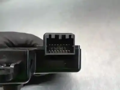 Peça sobressalente para automóvel em segunda mão comando de regulação do banco direito por kia carnival 2.9 crdi vgt active referências oem iam 889914d001  