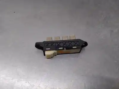 Second-hand car spare part right seat adjustment switch for lexus is 200 (ds2/is2) d-cat oem iam references 15a988  
