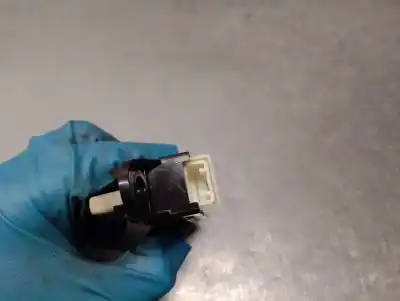 Second-hand car spare part right seat adjustment switch for lexus is 200 (ds2/is2) d-cat oem iam references 15a988  