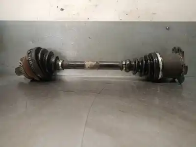 Pièce détachée automobile d'occasion Transmission Avant Gauche pour AUDI A4 B6 DESCAPOTABLE (8H7) 1.8 T Références OEM IAM 8E0407271T  8E0407271T