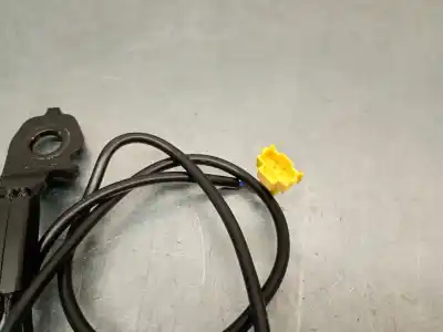 Автозапчастина б/у передній правий гачок для mercedes-benz glc (x253) 200 d 4-matic (253.916) посилання на oem iam a2058600169  a2058600169