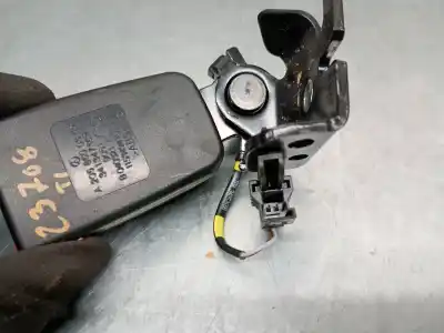 Автозапчасти б/у левый задний крюк ремня за mercedes-benz glc (x253) 200 d 4-matic (253.916) ссылки oem iam a2058600369  a2058600369