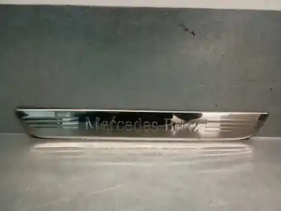 Автозапчастина б/у молдинг для mercedes-benz glc (x253) 200 d 4-matic (253.916) посилання на oem iam a2056800035