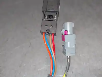 Автозапчасти б/у электронный модуль за audi q3 (f3b) 35 tdi ссылки oem iam 81a827566a  81a827566a