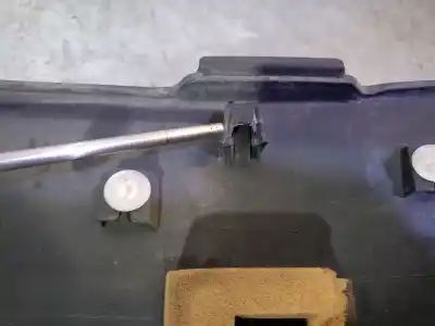 Pièce détachée automobile d'occasion enjoliveur arrière pour renault scenic rx4 (ja0) 1.9 dci salomon références oem iam 7700434913 7700437680 allibert 7700437678