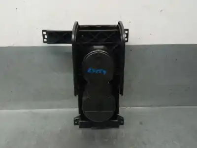 Автозапчастина б/у центральний підставник для jaguar f-pace (x761) 2.0 td4 посилання на oem iam t2h3071  t2h3071