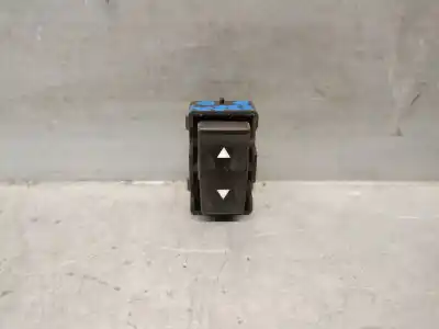 Pezzo di ricambio per auto di seconda mano Interruttore Alzacristalli Anteriore Destro per FIAT STILO (192) 1.9 JTD CAT Riferimenti OEM IAM 735297082  735297082