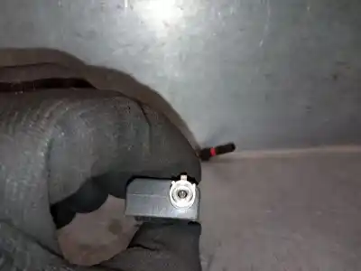 Pezzo di ricambio per auto di seconda mano antenna per jaguar f-pace (x761) 2.0 td4 riferimenti oem iam hk8318c9071bb  28456287