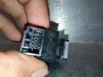 Автозапчастина б/у передній правий віконний вимикач для jaguar f-pace (x761) 2.0 td4 посилання на oem iam t2h3235  t2h3235