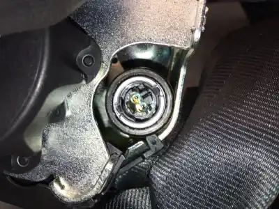 Автозапчастина б/у задній лівий ремін безпеки для jaguar f-pace (x761) 2.0 td4 посилання на oem iam t4a11102pvj  t4a11102pvj