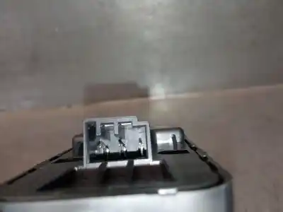 İkinci el araba yedek parçası sol ön pencere anahtari için jaguar f-pace (x761) 2.0 td4 oem iam referansları hk8314540aa  t4a12370