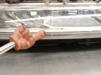 Second-hand car spare part front right headlight for citroen c4 picasso ii 1.6 bluehdi 120 oem iam references 9676036480 89209021 valeo 9676036480