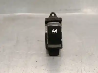 Pièce détachée automobile d'occasion COMMANDE DE LÈVE VITRE AVANT DROIT pour SSANGYONG RODIUS I  Références OEM IAM 621W05450  