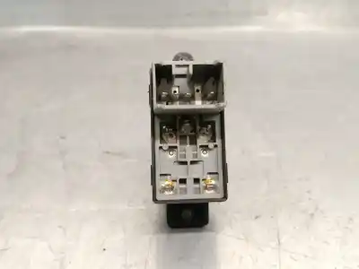 Pièce détachée automobile d'occasion commande de lève vitre avant droit pour ssangyong rodius i 2.7 xdi références oem iam 621w05450  