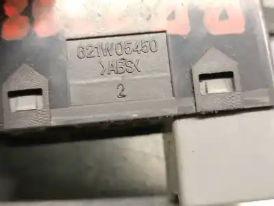 Pièce détachée automobile d'occasion commande de lève vitre avant droit pour ssangyong rodius i 2.7 xdi références oem iam 621w05450  