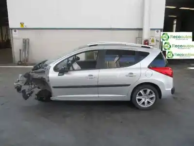 Автозапчастина б/у ліва передня петля капота для audi a3 limousine (8vs, 8vm) 1.6 tdi посилання на oem iam 8v0823301f  8v0823301f