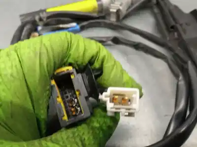 Second-hand car spare part front left airbag tensioner for renault kangoo (f/kc0) 1.9 diesel oem iam references 8200050463  8200050463