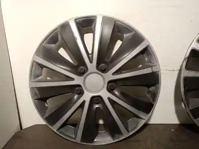 Pièce détachée automobile d'occasion capuchons de moyeux pour ssangyong rodius i 2.7 xdi références oem iam   r15