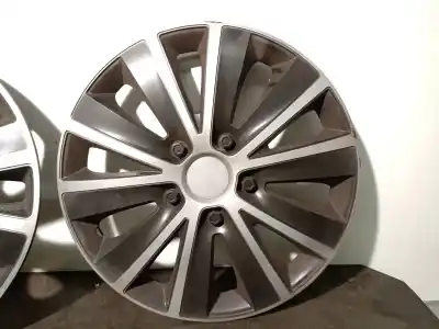 Pièce détachée automobile d'occasion capuchons de moyeux pour ssangyong rodius i 2.7 xdi références oem iam   r15