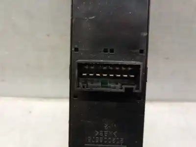 Автозапчасти б/у выключатель левого переднего окна за ssangyong korando (ck) 2.0 e-xdi ссылки oem iam 8581134000hdv  8581134000hdv