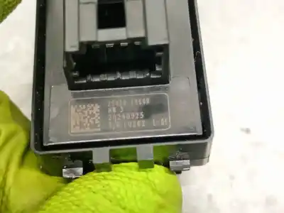 Peça sobressalente para automóvel em segunda mão botão / interruptor elevador vidro dianteiro direito por renault 5 e-tech electric p01 /rbe / a1bea1a50000 referências oem iam 254201060r  