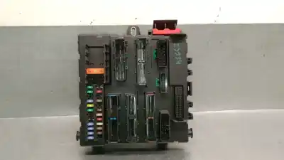 Pezzo di ricambio per auto di seconda mano scatola relè/fusibili per opel vectra c (z02) 3.0 cdti (f69) riferimenti oem iam 13205777