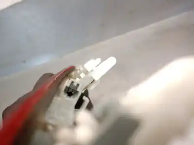 Автозапчасти б/у центральный стоп-сигнал за audi a3 (8p) 2.0 tdi ссылки oem iam 8p4945097 03353008 olsa 8p4945097