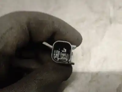 Автозапчасти б/у передняя правая кулачка за mazda cx-3 (dk) 2.0 skyactiv-g (dk5w, dk6w) ссылки oem iam d10e33021  d10e33021