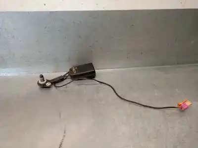 Peça sobressalente para automóvel em segunda mão chicote / encaixe cinto segurança traseiro esquerdo por opel meriva b 1.3 16v cdti referências oem iam 13285842  13307295