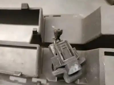 Автозапчасти б/у центральная решетка бампера за opel meriva b 1.3 16v cdti ссылки oem iam 1400799  